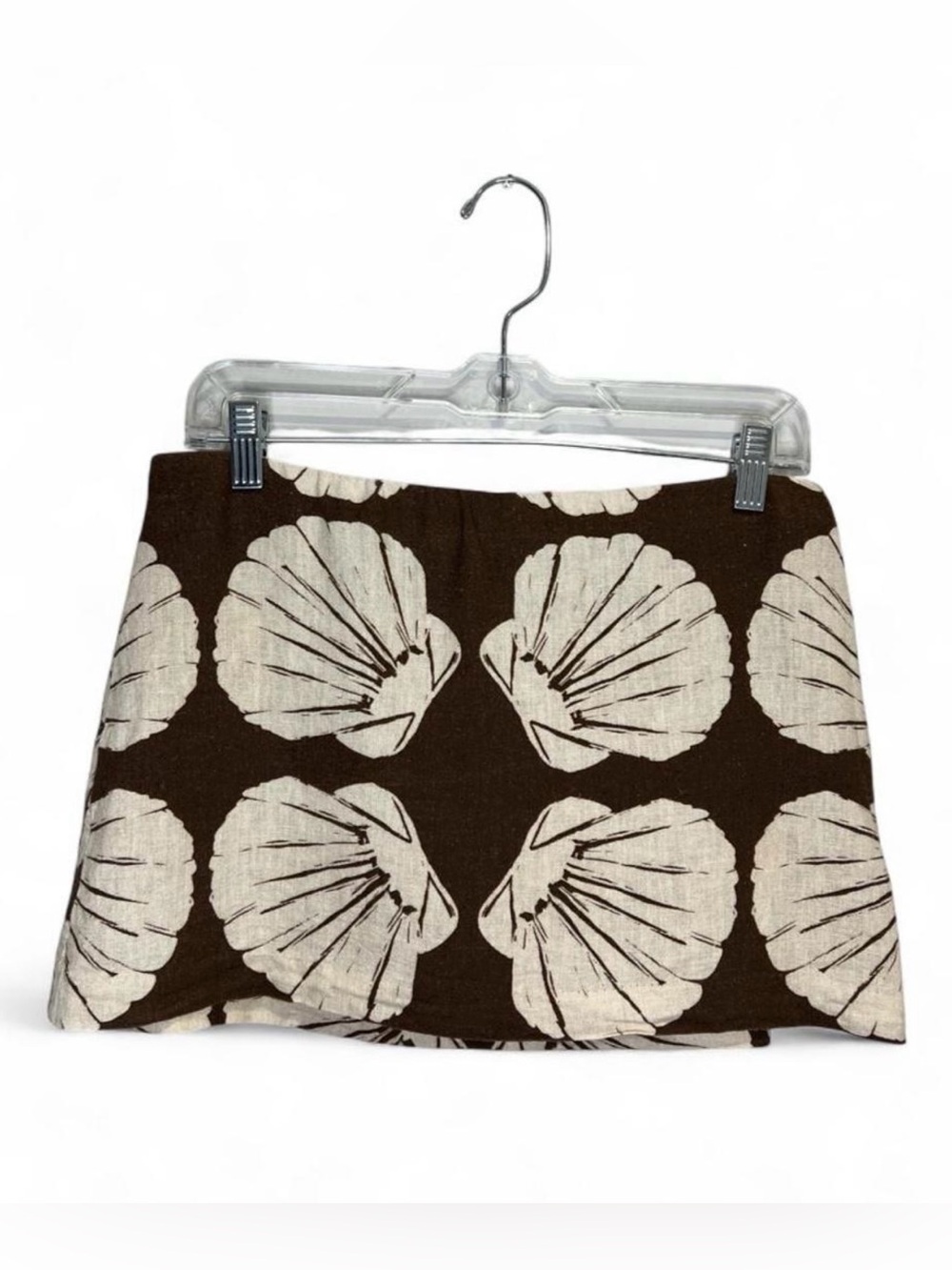 Abercrombie & Fitch Brown Mini Skirt with Cream Shell Motif